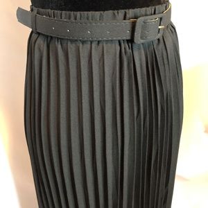 Pleated skirt